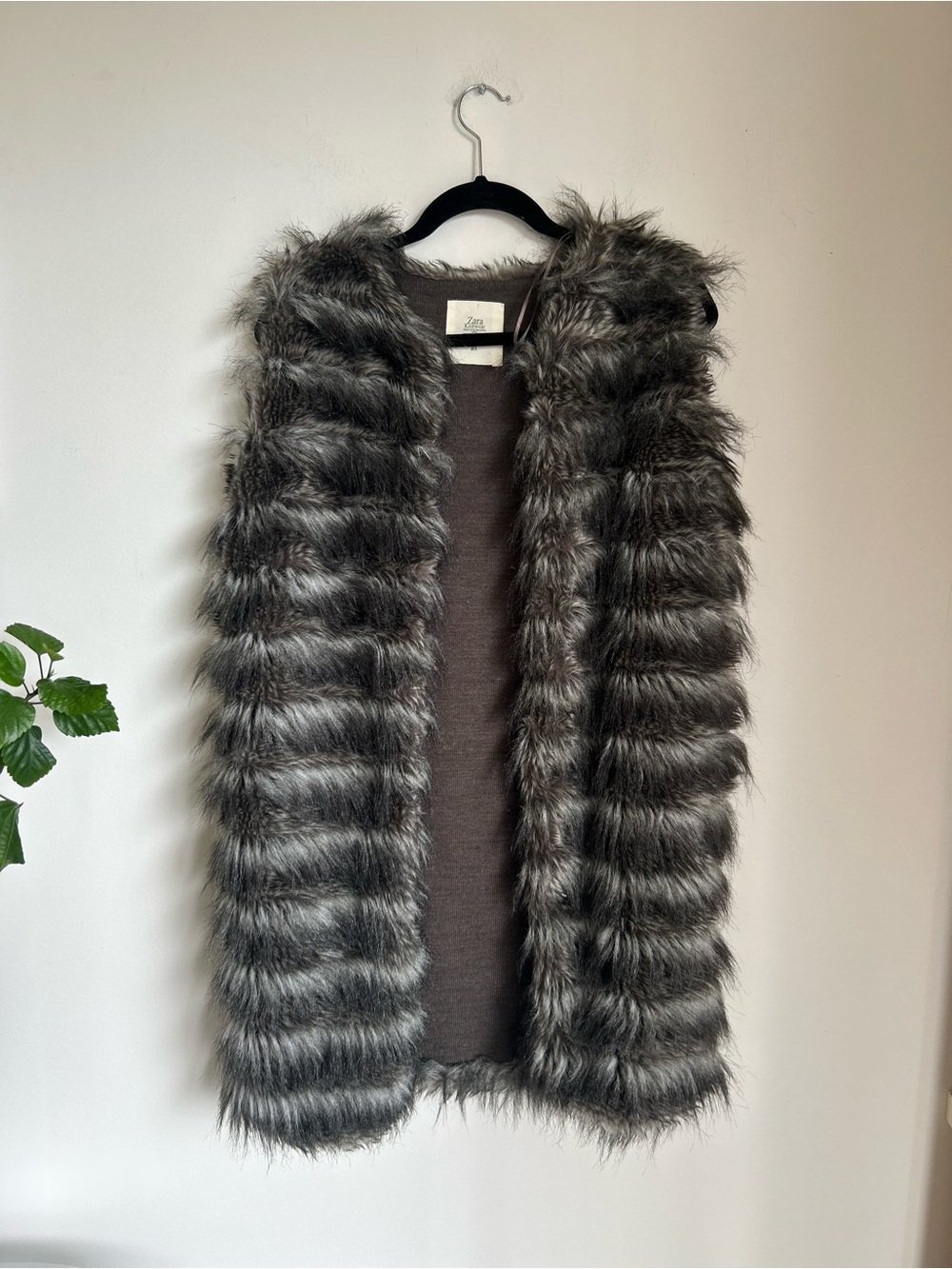 Zara Women's Faux Fur Grey Sleeveless Vest